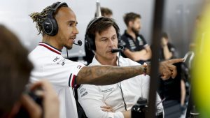 Toto Wolff and Lewis Hamilton-Image Source@Twitter