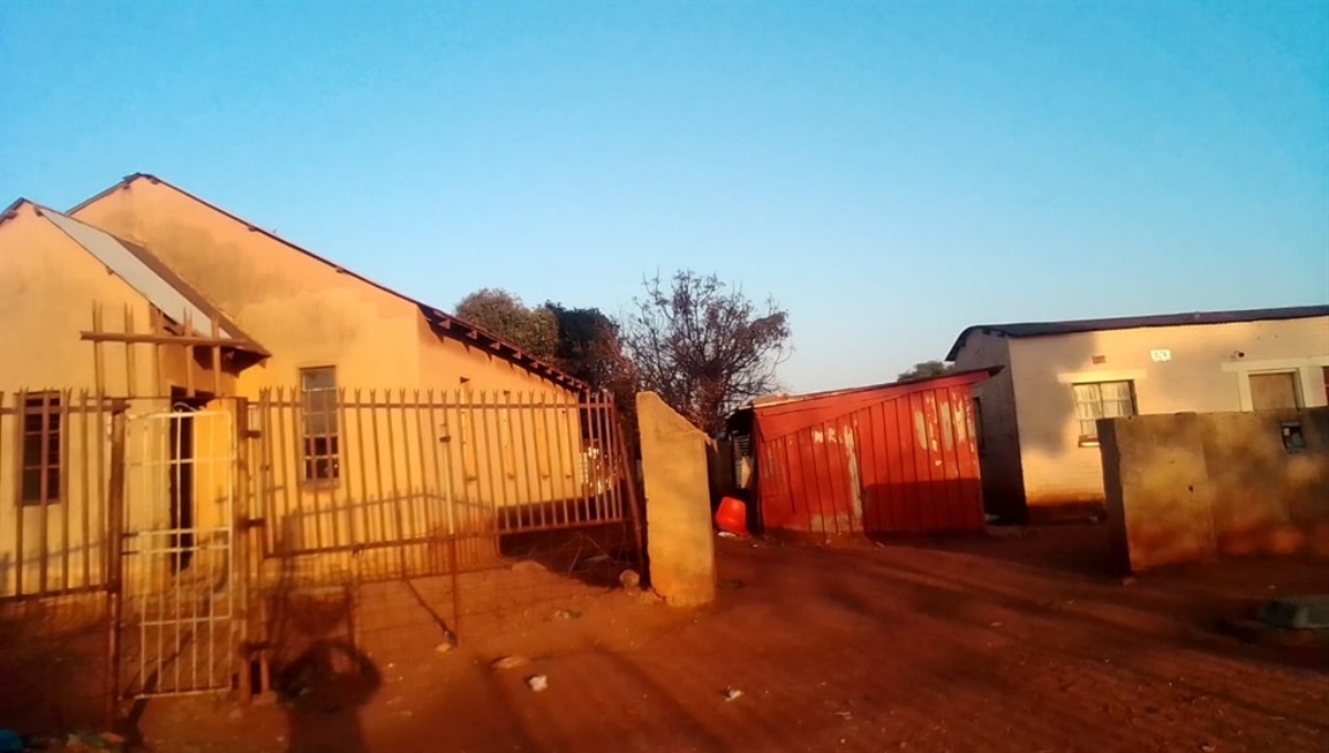 Tlof Tlof House Bekkersdal