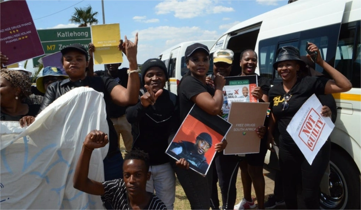 Supporters of Sizokuthola Presenter Rally Behind Him at Court
