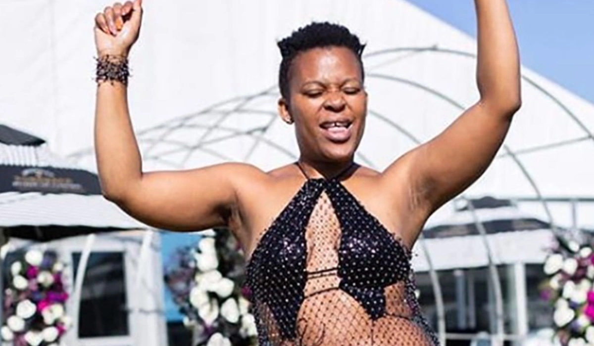 Outrage as Zodwa Wabantu Forces A Man to Touch Her A$$ in Disturbing Video