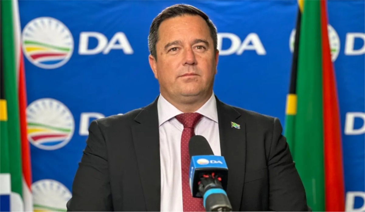 Democratic Alliance President John Steenhuisen Returns to School After 30 Years, Minister to Study at UNISA