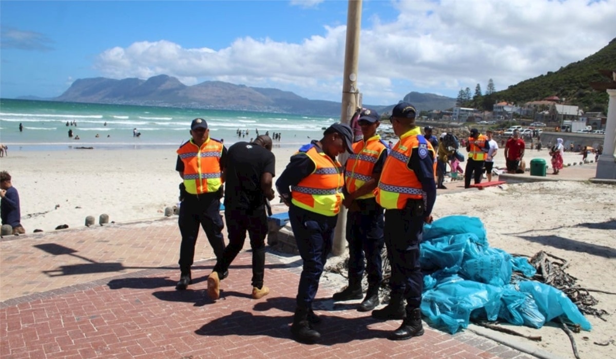 Drunk Man Dies After Diving into Fish Hoek Beach Waters