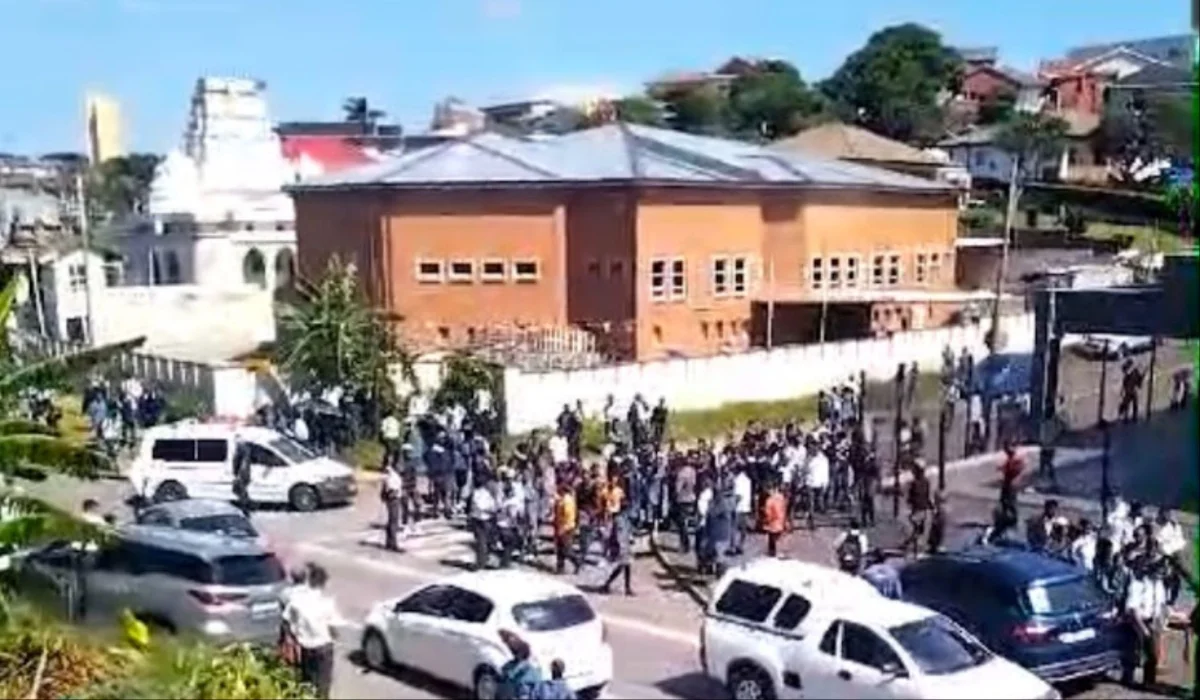 Students in racial fight